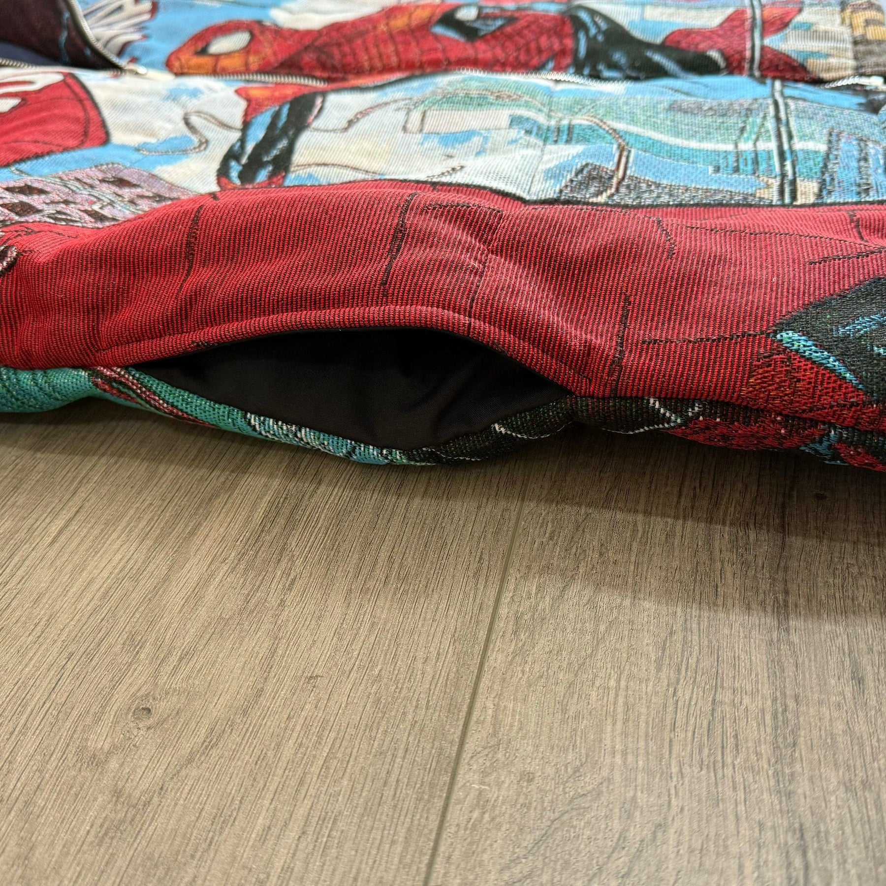 RED SPIDER V2 TAPESTRY COAT