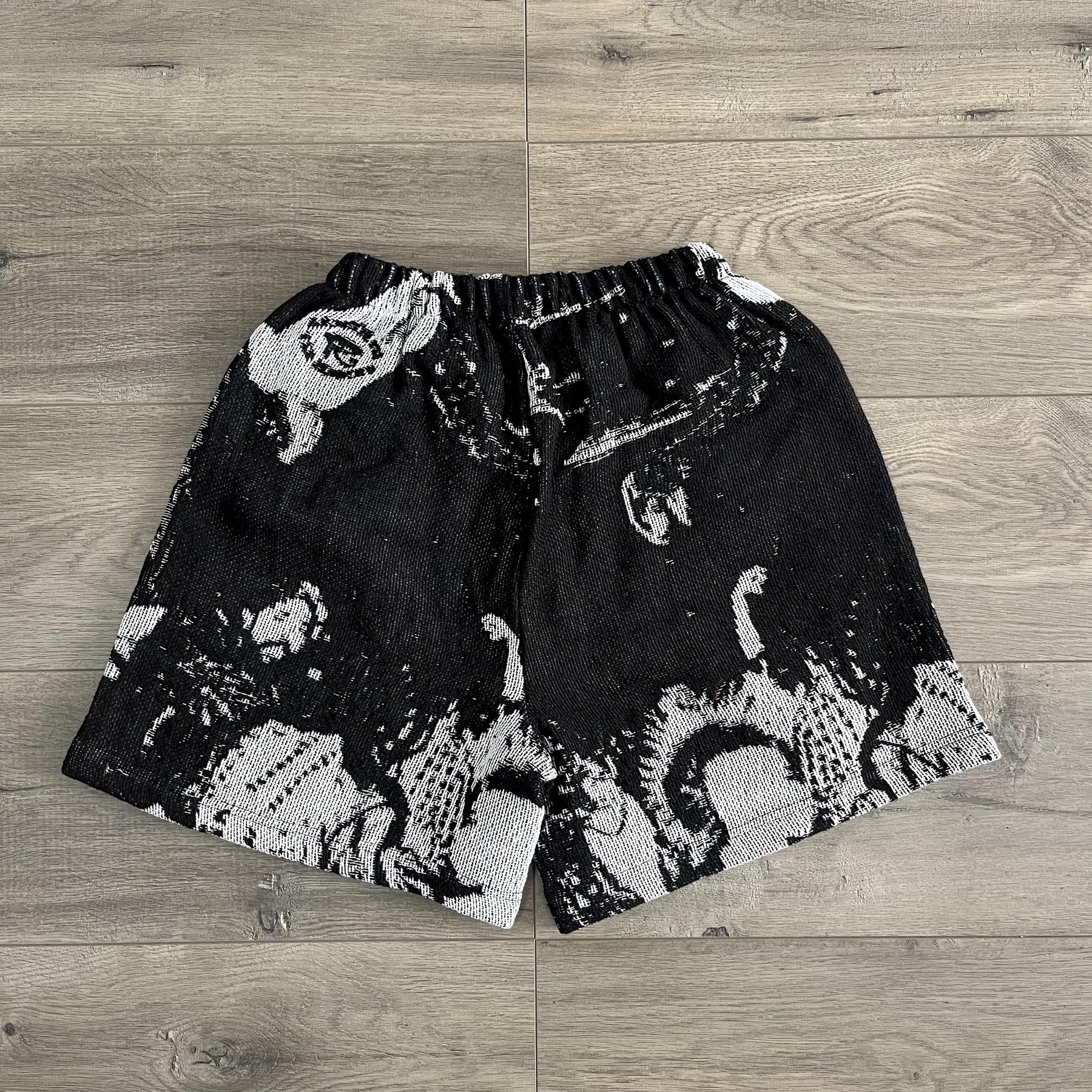 BLACK HIP SHORT