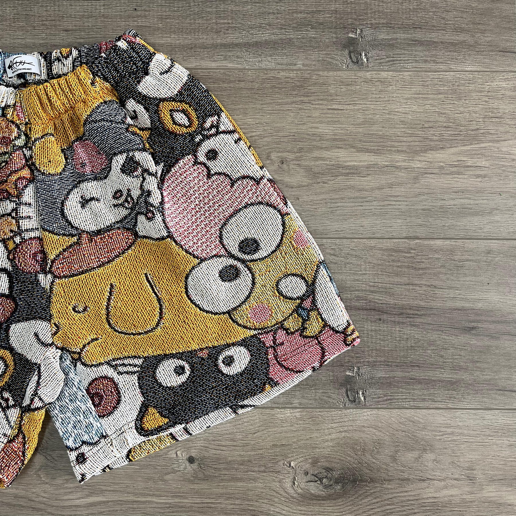 KITTY TAPESTRY SHORTS