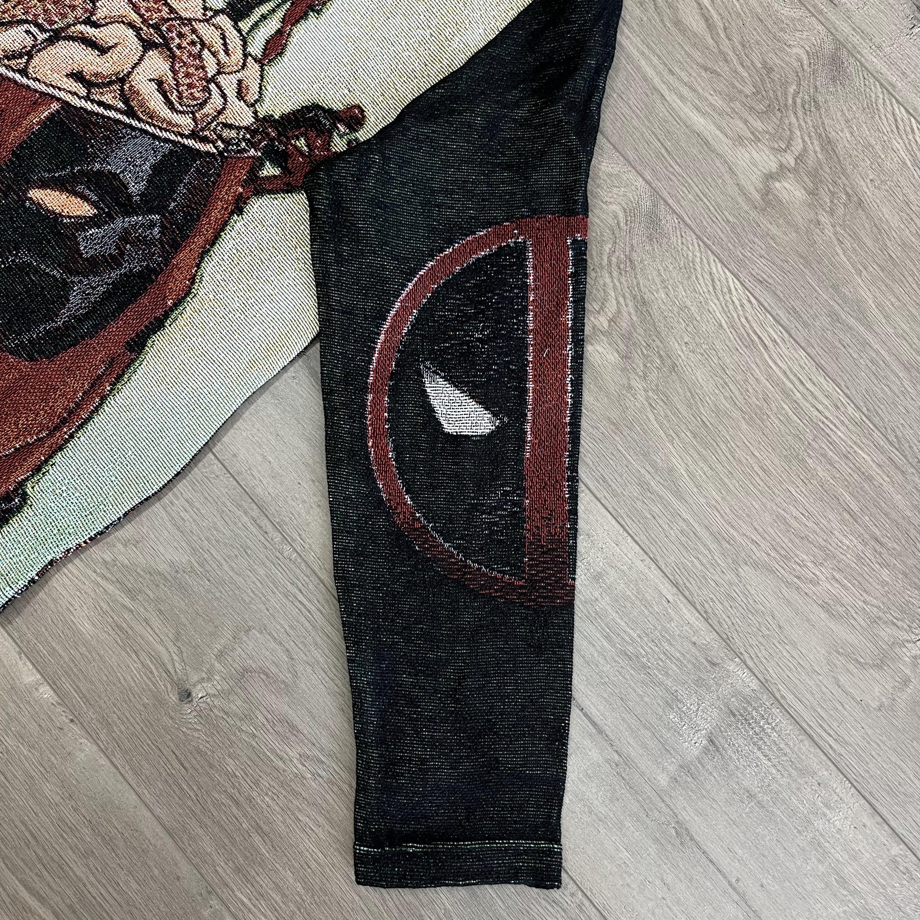 DEADPOOL TAPESTRY HOODIE
