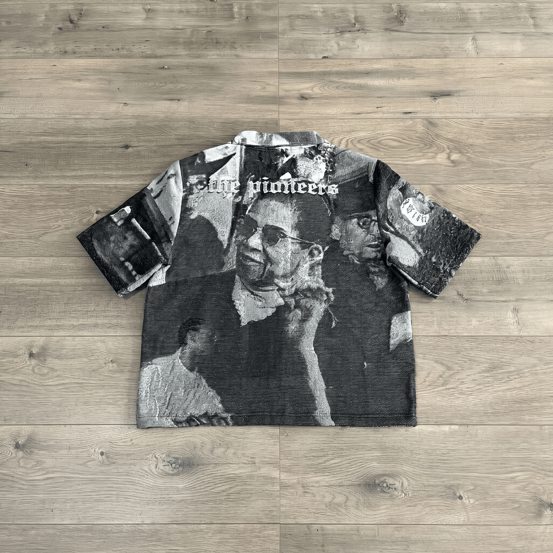 HERO TAPESTRY TEE