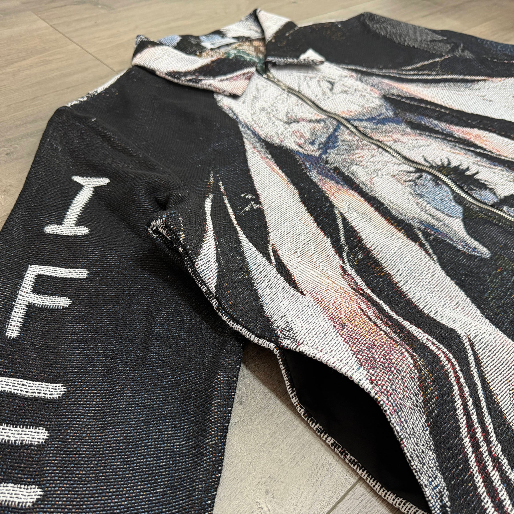 FUSHIGURO TAPESTRY TEE