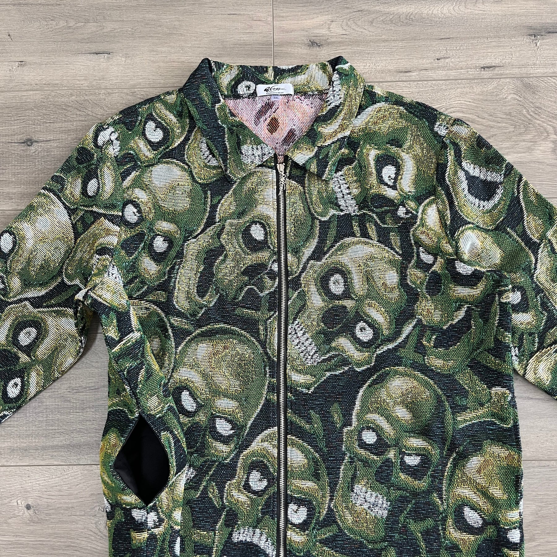 GREEN SKULL TAPESTRY TEE